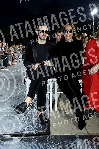 As part of the 64th International Fair of Technology and Technical Achievements at the Belgrade Fair, in Hall 3 at the PR-DC stand (Pink Research & Development Center), DJ Zex played music at the After Work Matinee.
U okviru 64. Medjunarodnog sajma As part of the 64th International Fair of Technology and Technical Achievements at the Belgrade Fair, in Hall 3 at the PR-DC stand (Pink Research & Development Center), DJ Zex played music at the After Work Matinee.
U okviru 64. Medjunarodnog sajma