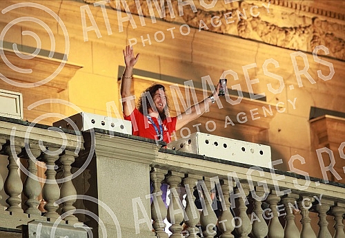 On the plateau in front of the City Assembly of Belgrade, a reception was organized for the members of the Serbian Olympic team who won nine medals at the Games in Tokyo, and the Olympians addressed the audience from the balcony of the City Assembly.