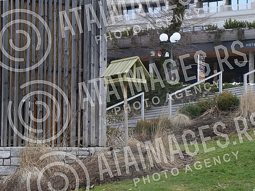 Postojna Cave, the largest exhibition cave in Europe, is located near the town of Postojna.
Postojnska jama, najveca izlozbena pecina u Evropi, nalazi se kod grada Postojne. Postojna Cave, the largest exhibition cave in Europe, is located near the town of Postojna.
Postojnska jama, najveca izlozbena pecina u Evropi, nalazi se kod grada Postojne.