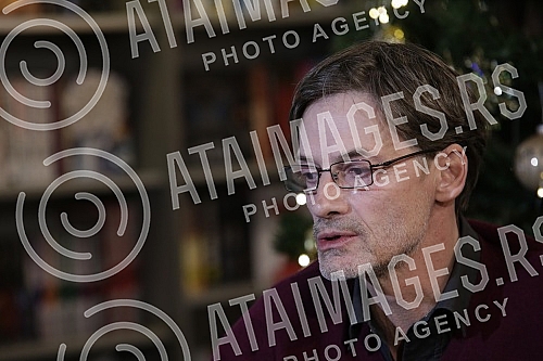 The forum on the occasion of the hundredth anniversary of the birth of Dobrica Cosic was held in the Delfi SKC bookstore.Tribina povodom stotinu godina od rodjenja Dobrice Cosica  odrzana je u knjizari Delfi SKC.