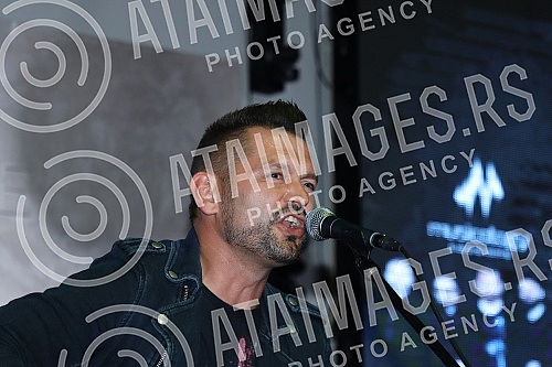 The intimate acoustic concert of the group Vatra was held in BitefArtCafe, and the reason for the same was the new song and upcoming concerts in Belgrade and Novi Sad.Intimni akusticni koncert grupe Vatra odrzan je u BitefArtCafeu,a povod za isti s