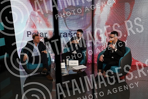 A press conference at which one of the biggest pop stars of the region and singer-songwriter Petra Graso announced a concert at the Stark Arena was held at Sky Garden.Konferencija za medije na kojoj je jedna od najvecih pop zvezda regiona i kantaut