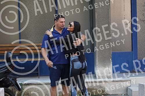 After the criminal report against Jovana Jeremic for threats, Maja Marinkovic came to the police station to give a statement.Posle krivicne prijave Jovane Jeremic zbog pretnji Maja Marinkovic je dosla u policijsku stanicu kako bi dala izjavu.