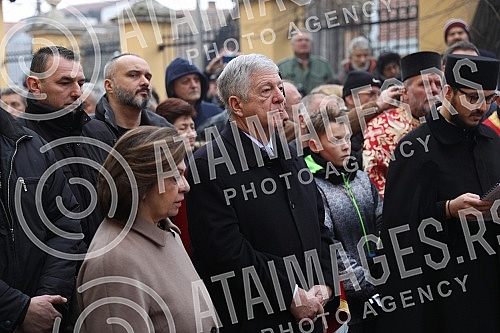 This year's traditional swimming  for an honorary cross held in Zemun was dedicated to the Basket Heroes. Ovogodisnja tradicionalna borba za casni Bogojavljenski krst bila je posvecena junacima sa Kosara.
