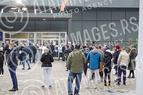 At the Belgrade Fair, the interest of citizens in vaccination against coronavirus has increased.Na Beogradskom sajmu je pojacano interesovanje gradjana za vakcinaciju protiv korona virusa.