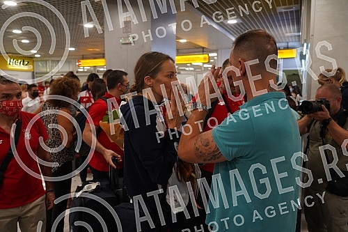 The women's volleyball national team of Serbia, which won a bronze medal at the Games in Tokyo, arrived in Belgrade, and on that occasion a press conference was held at the Nikola Tesla Airport.Zenska odbojkaska reprezentacija Srbije, koja je na Ig
