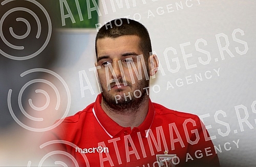 An extraordinary press conference of the Waterpolo Club Crvena zvezda after the incident and attacks on players in Split (Croatia).Vanredna pres konferencija Vaterpolo kluba Crvena zvezda posle incidenta i napada na igrace u Splitu.