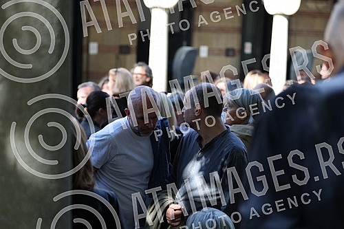 Srbijanka Turajlic, a retired professor of the University of Belgrade and an activist for human rights and freedoms, was buried at the New Cemetery.Profesorka Univerziteta u Beogradu u penziji i i aktivistkinja za ljudska prava i slobode Srbijanka 