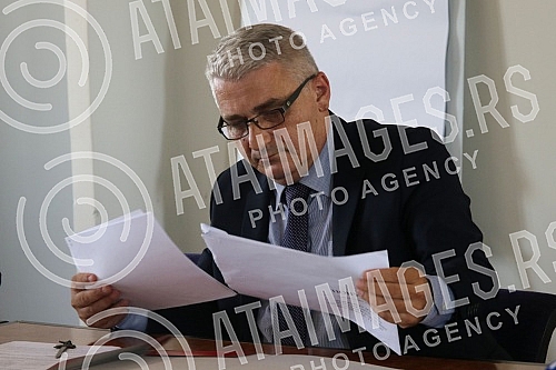 Public opening of bids for the purchase of BIP brewery.Javno otvaranje ponuda za kupovinu pivare BIP.