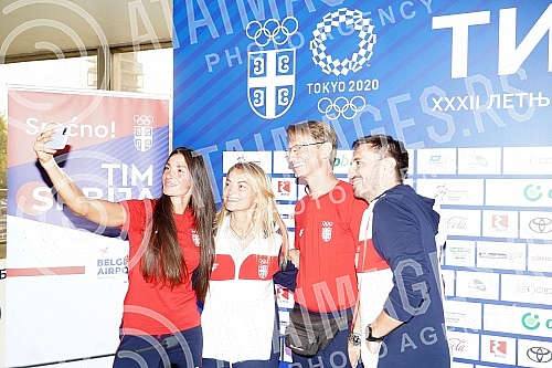 A press conference of the Serbian national athletics team was held at Nikola Tesla Airport before leaving for Tokyo for the Olympic Games. Na aerodromu Nikola Tesla odrzana je konferencija za medije atletske reprezentacije Srbije pred polazak u Tok