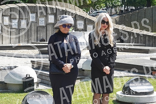 A memorial service on the occasion of the sixth anniversary of Milutin Mrkonjic's death was held in the Alley of Merited Citizens at the New Cemetery, and a QR code was placed on the tombstone, which when wrapped shows information about the late poli