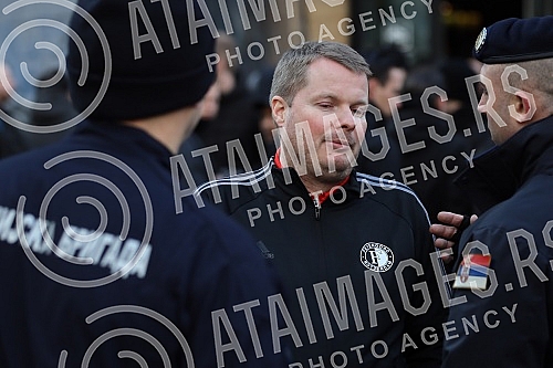 Fans of the Fejenodra football club, which will play the first game of the eighth finals of the League of Conferences against FC Partizan at 6:45 pm at the stadium in Humska, went to the stadium from the Republic Square with police escort.Navijaci 