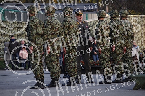 Honorary units of the Serbian Army Guard from the Sava Terrace of the Belgrade Fortress fired honorary artillery fire in honor of the Day of Reconciliation in the First World War - a national holiday in the Republic of Serbia. Pocasne jedinice Gard