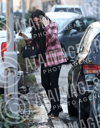 Katarina Lazic comes to the police to give a statement regarding the alleged attack on Sonja Vuksanovic.Katarina Lazic dolazi u policiju da da izjavu povodom navodnog napada Sonje Vuksanovic.