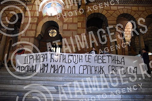 Support Meeting for Serbs and the Serbian Orthodox Church in Montenegro in front of Church of St. Mark.
Skup podrske Srbima i SPC u Crnoj Gori ispred crkve Svetog Marka. Support Meeting for Serbs and the Serbian Orthodox Church in Montenegro in front of Church of St. Mark.
Skup podrske Srbima i SPC u Crnoj Gori ispred crkve Svetog Marka.