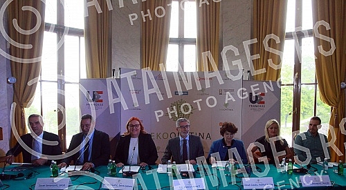 Press conference on the occasion of the first Serbian edition of the competition for sustainable cities of the Eco-Municipality, initiated by the French Embassy in Serbia.Konferencija za medije povodom pprvog srpskog izdanje konkursa za odrzive gra