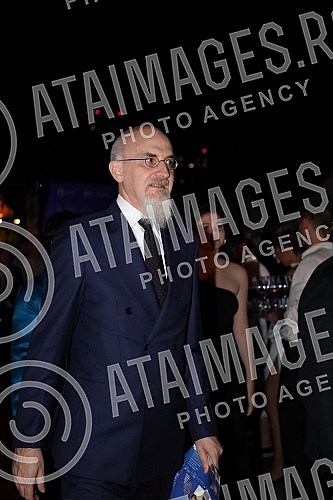 The project Opera on the water on the plateau behind the Geozavod was realized for the fourth time in the capital of Serbia, and the program included an all-evening performance of the opera Rigoletto, in which the main title role was played by the fa