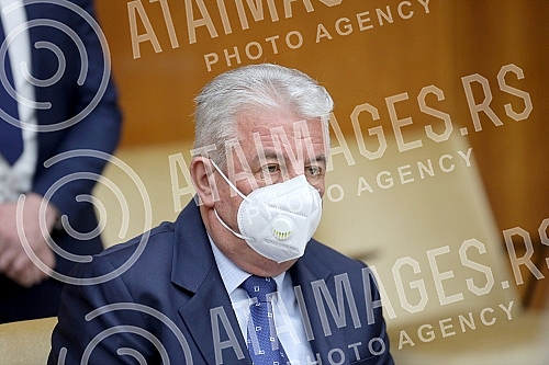 A session of the National Security Council chaired by the President of the Republic of Serbia, Aleksandar Vucic, has begun at the Palace of Serbia.U Palati Srbija pocela sednica Saveta za nacionalnu bezbednost kojom predsedava predsednik Republike 