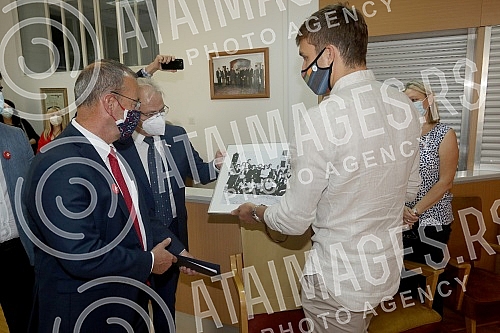 For the tenth time, the US Embassy in Serbia, in cooperation with the  Red Cross of Serbia, marked the anniversary of the tragic attacks on New York and Washington by organizing an action of voluntary blood donation.Ambasada SAD u Srbiji je po deset