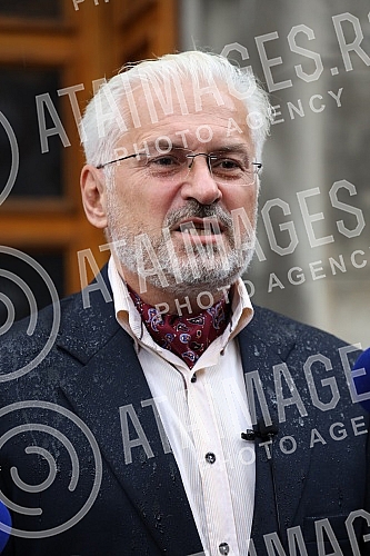 A press conference of the Serbian movement Dveri was held in front of the building of the Government of Serbia with the topic 