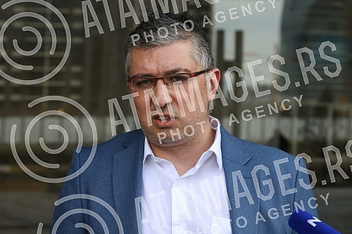 The Belgrade High Court handed down a first-instance verdict to two former police officers accused of revealing official secrets regarding their activities during the visit of then-Serbian Prime Minister Aleksandar Vucic to Potocari in July 2015 when