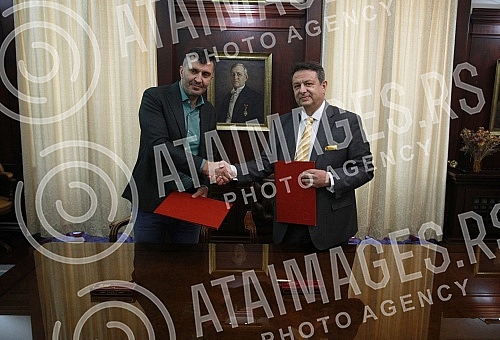 The Protocol on Business Cooperation between the Post of Serbia and Northern Macedonia was signed in the Post of Serbia.
U Posti Srbije potpisan Protokol o poslovnoj saradnji izmedju posta Srbije i Severne Makedonije. The Protocol on Business Cooperation between the Post of Serbia and Northern Macedonia was signed in the Post of Serbia.
U Posti Srbije potpisan Protokol o poslovnoj saradnji izmedju posta Srbije i Severne Makedonije.