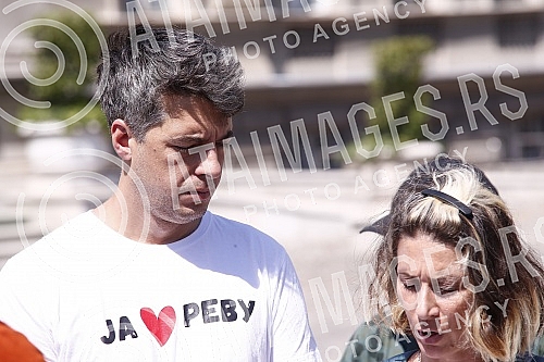 A press conference of the Environmental Uprising was held in front of the Belgrade City Assembly, where the Urban Project for the construction of the new port terminal in Belgrade was discussed.Ispred skupstine grada Beograda odrzana je konferencij