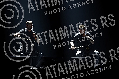 2CELLOS, the duo Luka Sulic and Stjepan Hauser held a concert in Stark Afrena as part of their 2CELLOS world tour, which is their last joint tour.2CELLOS, duo Luka Sulic i Stjepan Hauser odrzao je u sklopu  svetske turneje 2CELLOS, koja im je posle