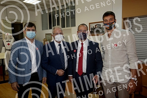 For the tenth time, the US Embassy in Serbia, in cooperation with the  Red Cross of Serbia, marked the anniversary of the tragic attacks on New York and Washington by organizing an action of voluntary blood donation.Ambasada SAD u Srbiji je po deset