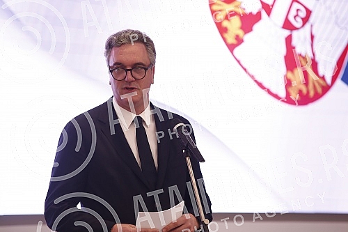 The Prime Minister of Montenegro, Dritan Abazovic, talked with the President of the Serbian Chamber of Commerce, Marko Cadez, and representatives of the Serbian business community about improving economic cooperation between the two countries and str