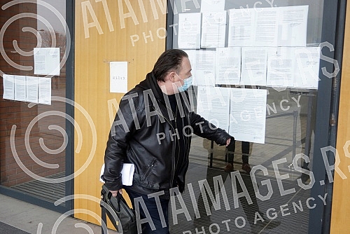 Hearing in the High Court on the trial of actor Branko Bane Vidakovic on charges of unauthorized possession of drugs for personal use.
Rociste u Visem sudu povodom sudjenja glumcu Branku Banetu Vidakovicu povodom optuzbi za neovlasceno drzanje droge Hearing in the High Court on the trial of actor Branko Bane Vidakovic on charges of unauthorized possession of drugs for personal use.
Rociste u Visem sudu povodom sudjenja glumcu Branku Banetu Vidakovicu povodom optuzbi za neovlasceno drzanje droge