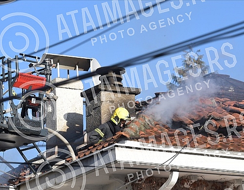 A fire broke out in the residence of the Croatian Embassy, located at 17b Sanje Zivanovic Street in Senjak. U rezidenciji Hrvatske ambasade koja se nalazi u Ulici Sanje Zivanovic 17b na Senjaku  izbio je pozar.
