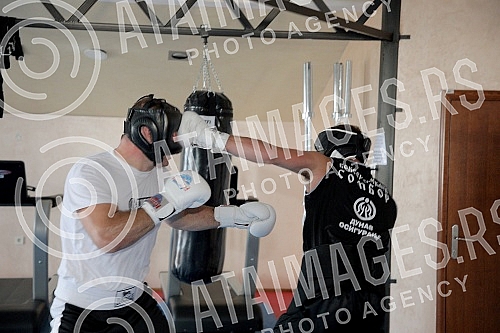 Boxer Veljko Raznatovic in the camp on Avala where he trains. Bokser Veljko Raznatovic u kampu na Avali gde trenira.