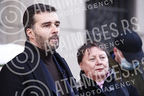 A press conference was held in front of the Government of Serbia on the action Kreni Promeni on the occasion of submitting a petition with 290,000 signatures, which would prevent the exploitation of lithium in Serbia. Ispred Vlade Srbije odrzana je