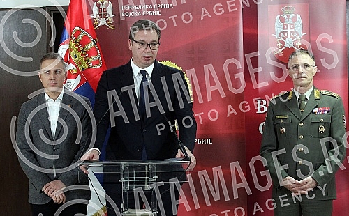 At the Topcider Guard House, Serbian President Aleksandar Vucic, Defense Minister Nebojsa Stefanovic and Chief of General Staff Milan Mojsilovic attended a presentation on the results of the analysis of the state of functional and operational capabil