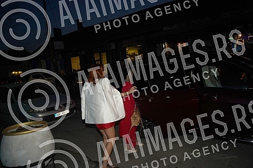 Zeljka Joksimovic's 50th birthday celebration was held at the Dorcoleta Club.Proslava 50. rodjendana Zeljka Joksimovic odrzana je u u klubu Dorcoleta.