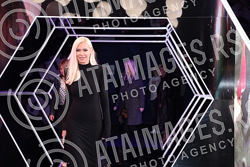 The fashion show of the famous footwear brand Steve Madden was held in Hangar 1 in the Port of Belgrade.Modna revija poznatog brenda obuce Steve Madden odrzana je u Hangaru 1 u Luci Beograd.