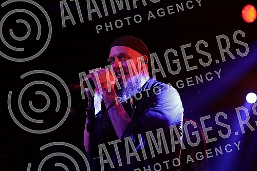 The rock group Generation 5 marked its 44th anniversary with a concert in the American Hall of the Youth Center in Belgrade.Rok grupa Generacija 5 je 44. godine postojanja obelezila koncertom u sali Amerikana Doma omladine u Beogradu.