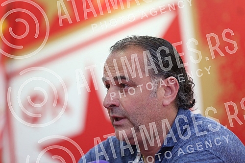 Extraordinary press conference Miodrag Bozovic - Count the occasion by resigning as coach of FC Red Star.Vanredne pres konferencija Miodraga Bozovica - Grof povodom podnosenja ostavke na mesto trenera Fudbalskog kluba Crvena zvezda.