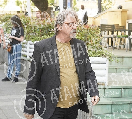 Promotion of the book by Zarko Lausevic Padre, idiot! was held at the Student Cultural Center.Promocija knjige Zarka Lausevica Padre, idiote! odrzana je u Studentskom kulturnom centru. 