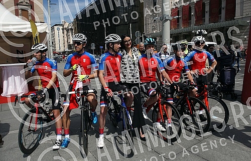 The 15th International Bicycle Race Belgrade - Banja Luka started from the Republic square.Sa Trga republike krenula je 15. Medjunarodna biciklisticka trka Beograd - Banjaluka.