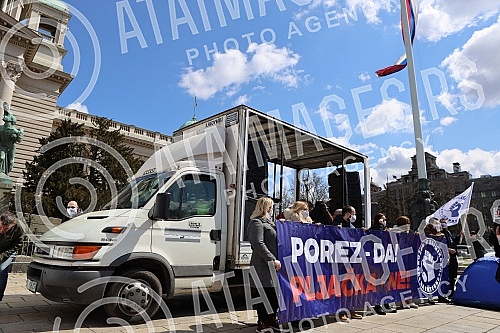 Freelancers protest against the proposal to amend the Law on personal income tax, which was adopted by the Government in front of the National assembly of Serbia.Protest frilensera zbog predloga za izmenu Zakona o porezu na dohodak gradjana koji je