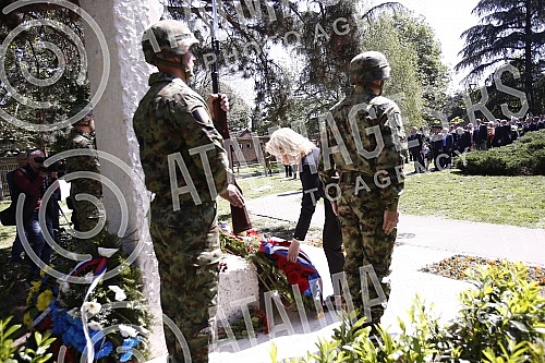 As part of the celebration of May 9, the Day of Victory over Fascism in World War II, representatives of the Ministry of Defense and the Serbian Army, the City of Belgrade and SUBNOR and participants in the Immortal Regiment laid wreaths at the Monum