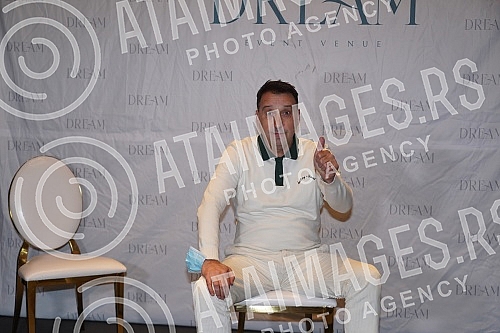 Hajrudin Hari Varesanovic - Hari Mata Hari announced at a press conference at The Dream event center a concert to be held on Saturday, December 11th.Hajrudin Hari Varesanovic -  Hari Mata Hari je na konferenciji za medije u event centru The Dream n