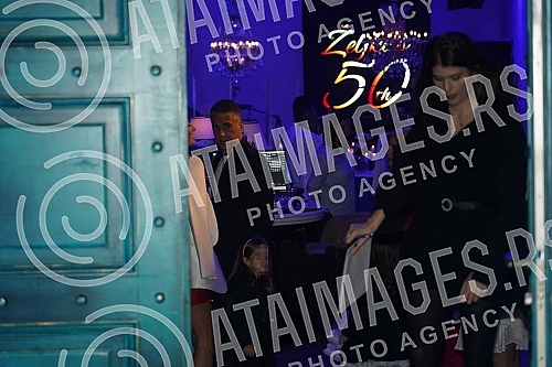 Zeljka Joksimovic's 50th birthday celebration was held at the Dorcoleta Club.Proslava 50. rodjendana Zeljka Joksimovic odrzana je u u klubu Dorcoleta.