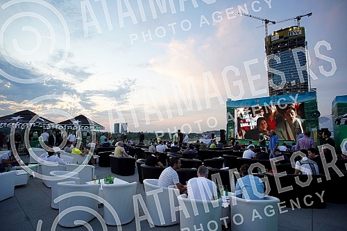 Organized by the Heineken brand, a viewing of the UEFA EURO 2020 final between Italy and England was organized on the roof of the Galerija shopping center, which opened this space for one event for the first time.U organizaciji brenda Heineken orga