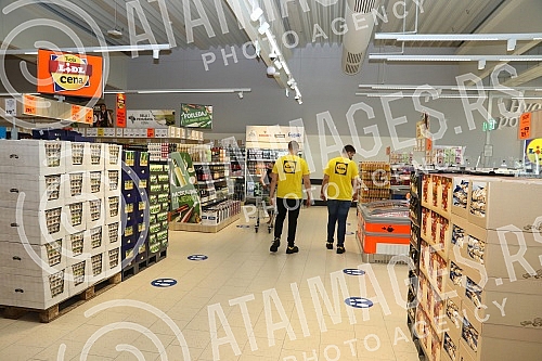 Lidl Serbia has opened a new store in Belgrade, in Karaburma, which is the 51st store of this chain in Serbia.Lidl Srbija otvorio je novu prodavnicu u Beogradu, na Karaburmi, koja cini 51. prodajni objekat ovog lanca u Srbiji.