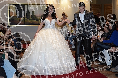 A celebrated lady magazine in wedding dresses at Hyatt Hotel was held.Odrzana revija poznatih dama u vencanicama u hotelu Hyatt.