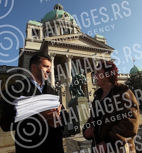 Submission of 68,000 signatures for withdrawal from the procedure of the Law on Referendum and People's Initiative.
Predaja 68.000 potpisa za povlacenje iz procedure Zakona o referendumu i narodnoj inicijativi. Submission of 68,000 signatures for withdrawal from the procedure of the Law on Referendum and People's Initiative.
Predaja 68.000 potpisa za povlacenje iz procedure Zakona o referendumu i narodnoj inicijativi.
