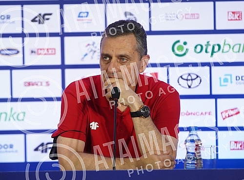 The women's volleyball national team of Serbia, which won a bronze medal at the Games in Tokyo, arrived in Belgrade, and on that occasion a press conference was held at the Nikola Tesla Airport.Zenska odbojkaska reprezentacija Srbije, koja je na Ig